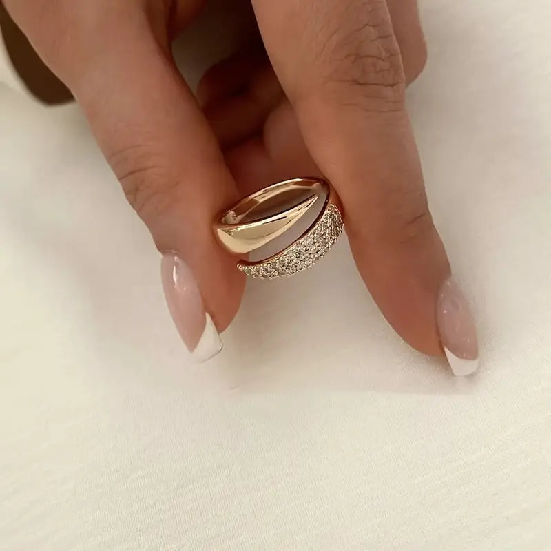 Elegante Anillo Dorado con Piedras Brillantes (Compra 1, llévate 1 gratis)