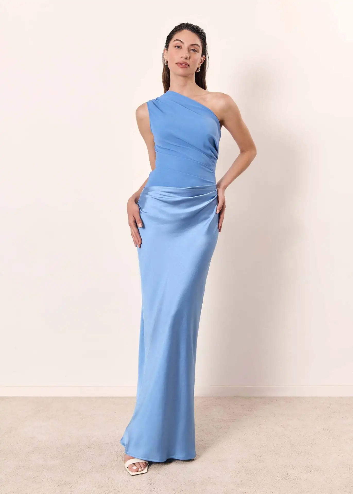 Vestido Maxi de Satén con Un Solo Hombro